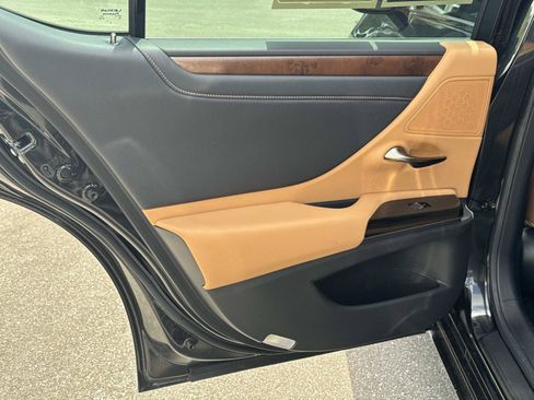Certified 2025 Lexus ES 350 w/ Premium Package FWD image 16