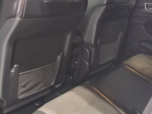 Used 2019 Jeep Grand Cherokee Altitude AWD/4WD image 22