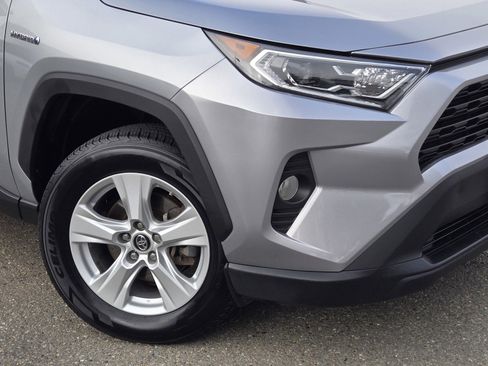 Used 2019 Toyota RAV4 XLE image 9