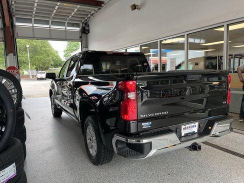 Used 2025 Chevrolet Silverado 1500 LT RWD image 6