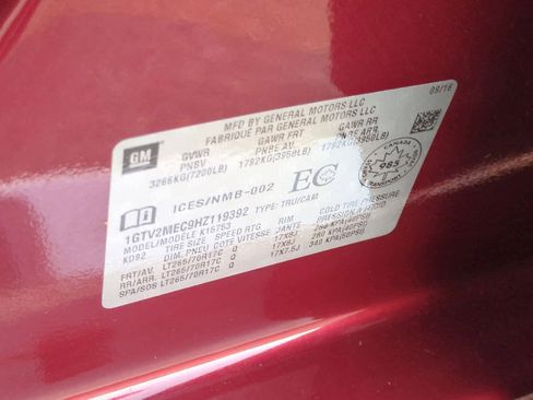 Used 2017 GMC Sierra 1500 SLE image 34