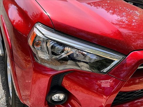 Used 2022 Toyota 4Runner SR5 image 28