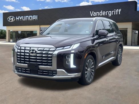 Used 2024 Hyundai Palisade Calligraphy FWD image 2