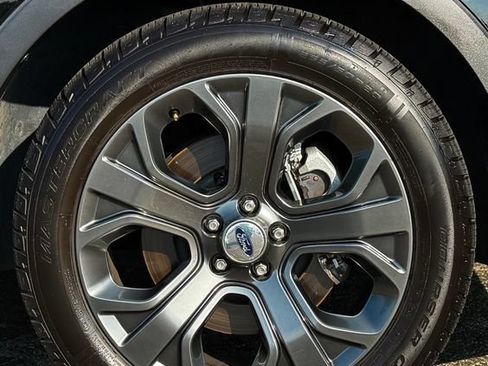 Used 2018 Ford Explorer Sport w/ Equipment Group 401A AWD/4WD image 13
