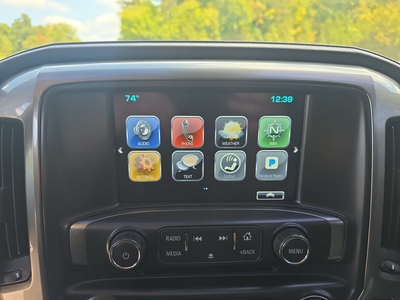 Used 2018 Chevrolet Silverado 1500 LTZ Z71 w/ LTZ Plus Package AWD/4WD image 19