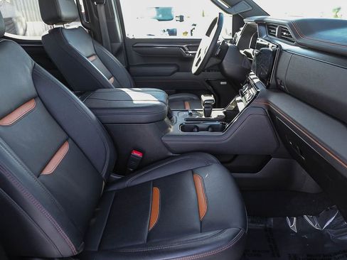 Used 2025 GMC Sierra 1500 AT4 image 17