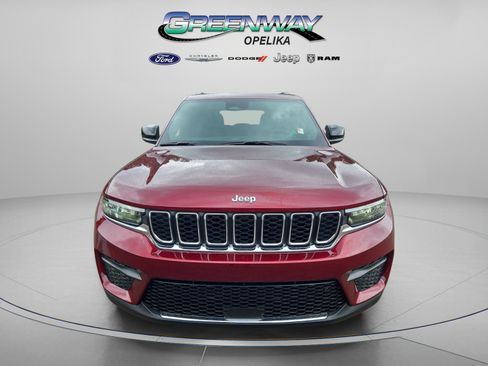 New 2025 Jeep Grand Cherokee Laredo image 2
