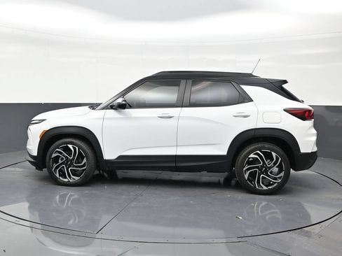 Used 2024 Chevrolet TrailBlazer RS FWD image 2