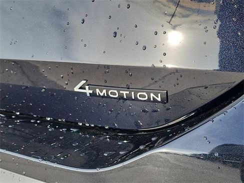 New 2026 Volkswagen Tiguan SE image 4