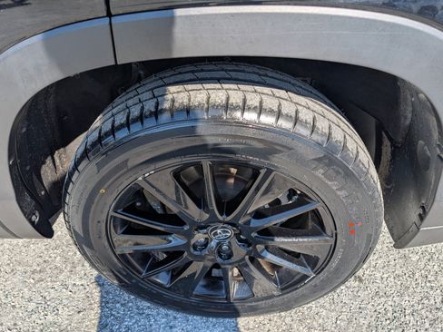 Used 2019 Toyota Highlander SE image 10