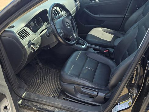 Used 2012 Volkswagen Jetta SE FWD image 4