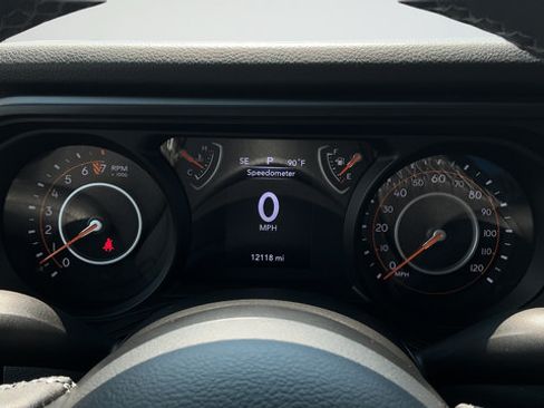 Used 2025 Jeep Gladiator Sport AWD/4WD image 14