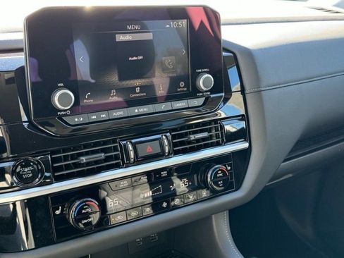 Certified 2025 Nissan Pathfinder SV w/ Black Appearance Package image 9