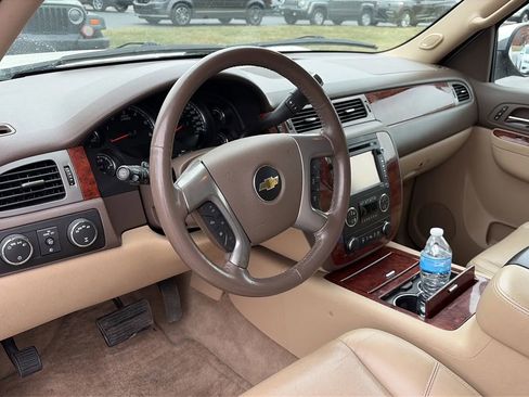 Used 2014 Chevrolet Tahoe LTZ image 10