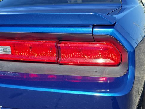 Used 2010 Dodge Challenger R/T image 7