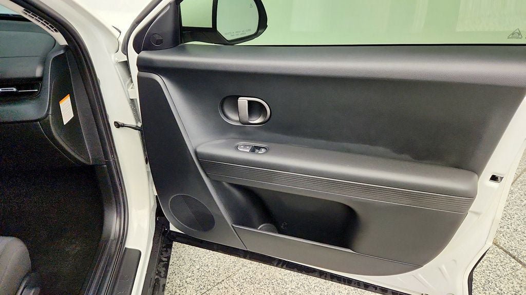Used 2026 Hyundai Ioniq 5 SE RWD image 22