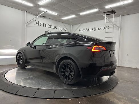 Used 2021 Tesla Model Y Long Range AWD/4WD image 5