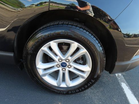 Used 2020 Ford Edge SEL AWD/4WD image 12