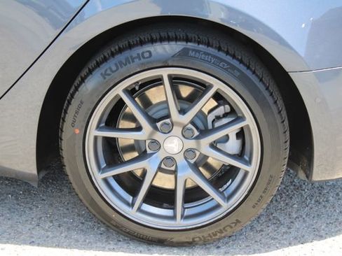Used 2022 Tesla Model 3 Long Range AWD/4WD image 7