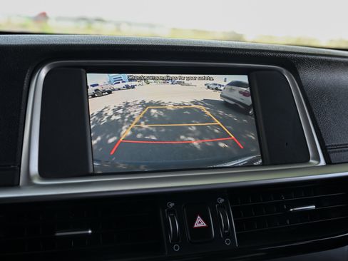 Used 2020 Kia Optima LX image 28