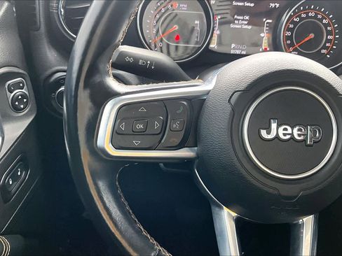 Used 2021 Jeep Wrangler Unlimited Sahara image 24