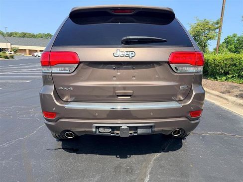 Used 2017 Jeep Grand Cherokee Overland AWD/4WD image 4