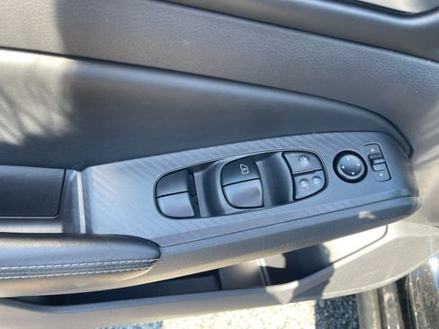 Used 2025 Nissan Altima 2.5 SV FWD image 5
