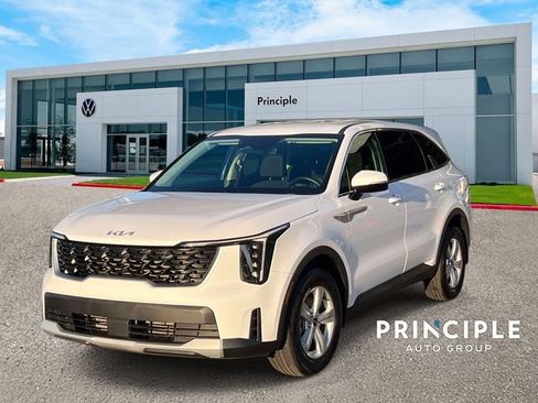 Used 2026 Kia Sorento LX FWD image 1