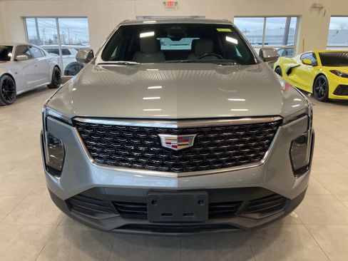 Used 2024 Cadillac XT4 Luxury image 2