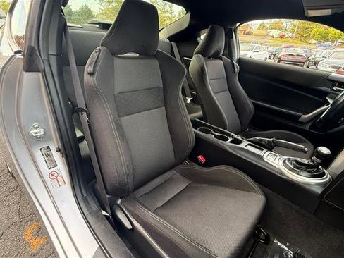 Used 2017 Toyota 86 image 9