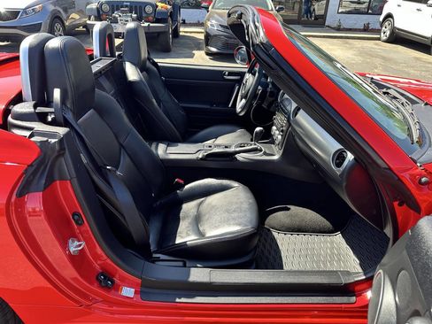 Used 2010 MAZDA MX-5 Miata Grand Touring w/ Premium Pkg RWD image 22