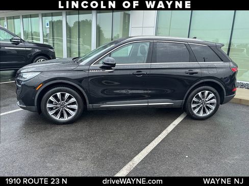 Used 2022 Lincoln Corsair Reserve w/ Equipment Group 201A AWD/4WD image 2