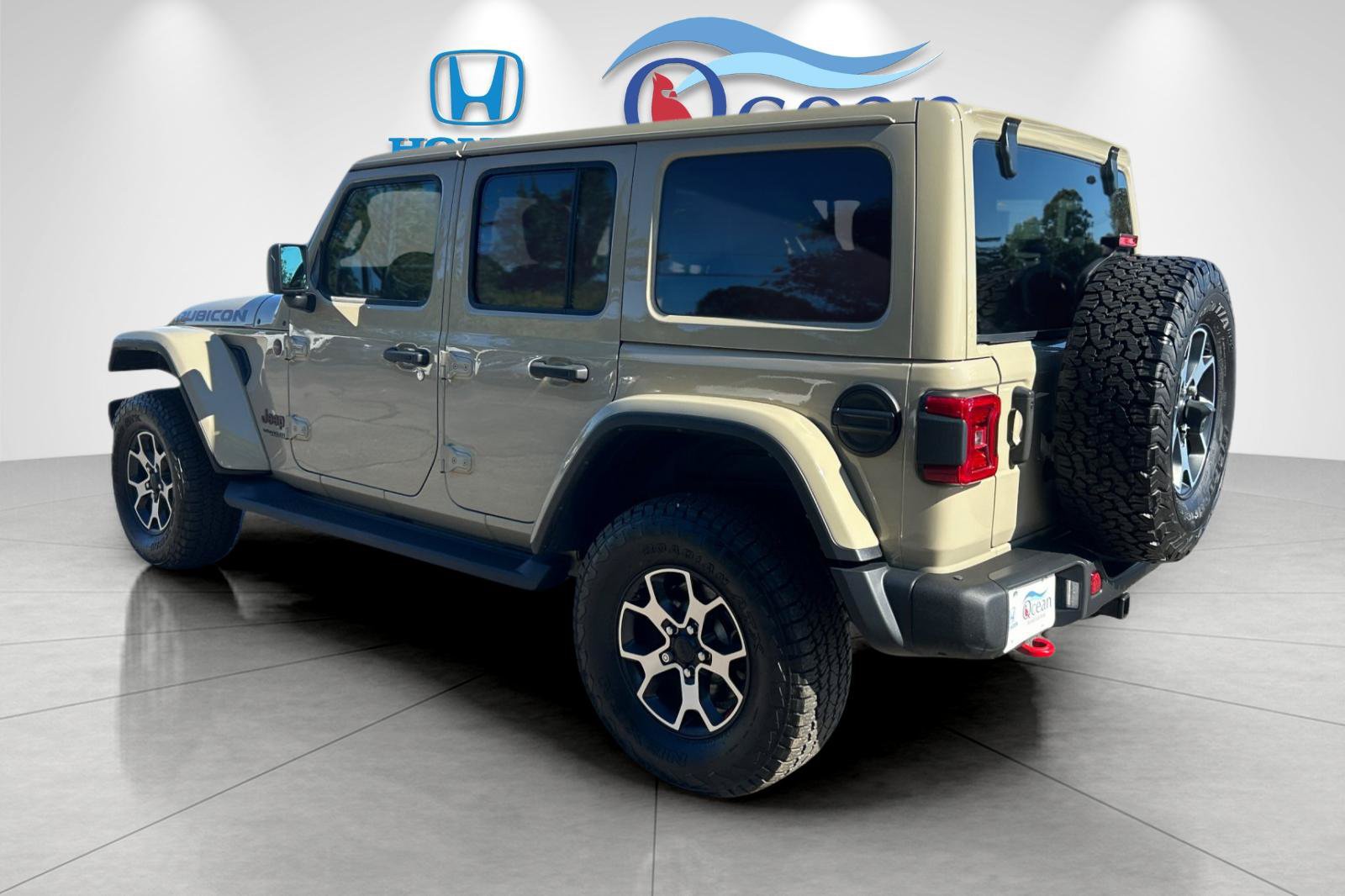 Used 2022 Jeep Wrangler Unlimited Rubicon w/ Steel Bumper Group AWD/4WD image 5