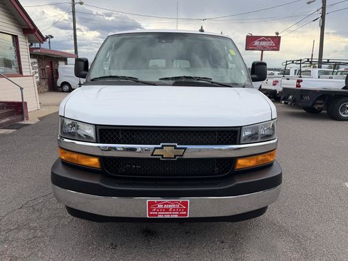 Used 2025 Chevrolet Express 3500 LT w/ LT Preferred Equipment Group RWD image 3