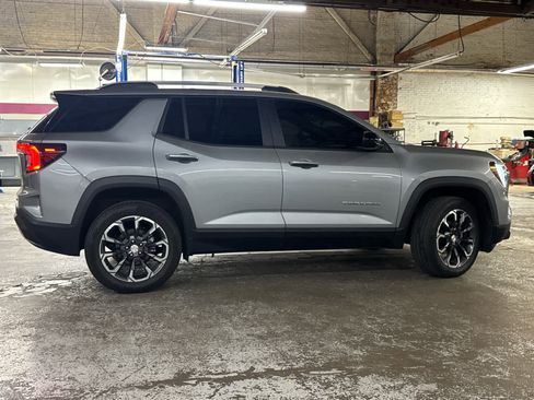 Used 2025 GMC Terrain Elevation w/ Elevation Premium Package AWD/4WD image 3