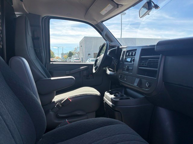 Used 2025 Chevrolet Express 2500 w/ Driver Convenience Package RWD image 21