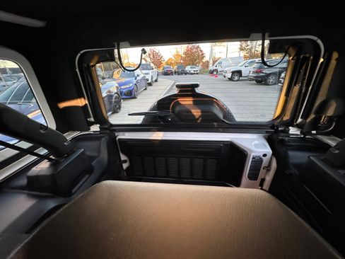 Used 2023 Jeep Wrangler Unlimited Sahara image 35