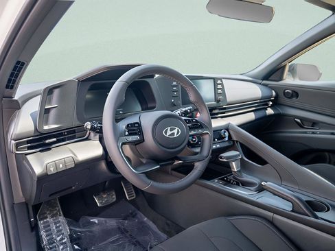 New 2025 Hyundai Elantra Sport FWD image 19