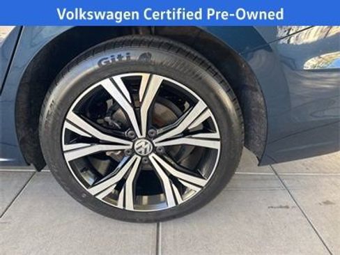 Certified 2022 Volkswagen Passat 2.0T SE image 14