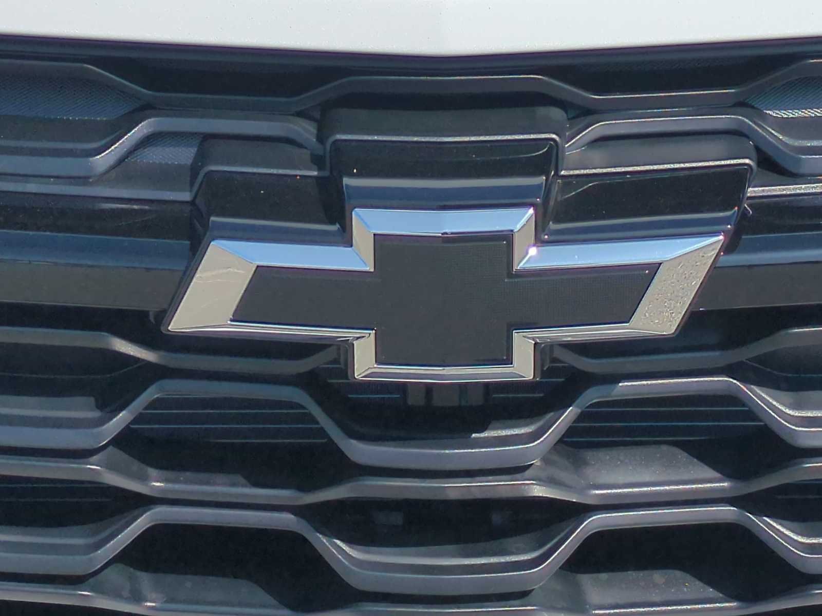 New 2026 Chevrolet Trax LT w/ Midnight Edition FWD image 8