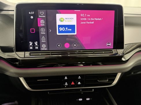 Used 2025 Volkswagen Atlas Peak Edition SE image 22