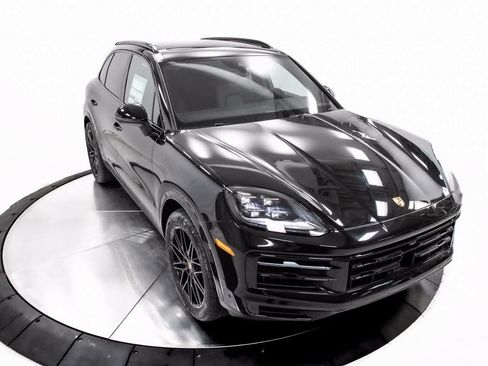 Certified 2025 Porsche Cayenne image 39