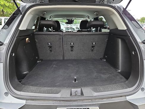 Used 2023 Chevrolet TrailBlazer LT w/ Convenience Package FWD image 11