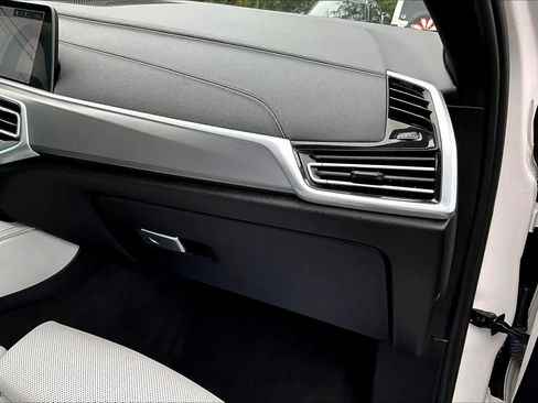 Used 2023 BMW X6 xDrive40i w/ Executive Package image 18