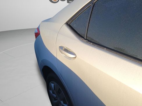 Used 2014 Toyota Corolla LE image 18