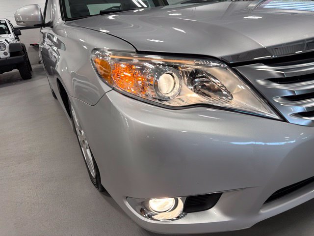Used 2011 Toyota Avalon FWD image 32
