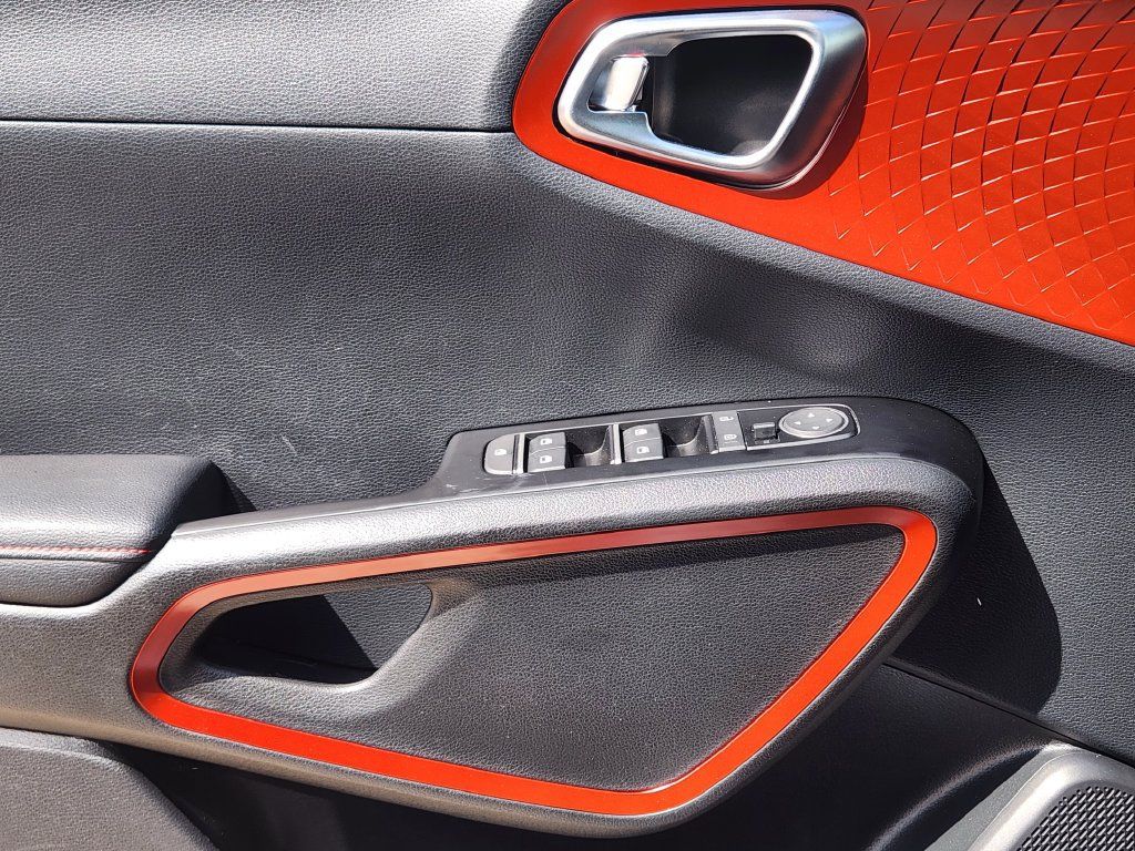 Certified 2024 Kia Soul GT-Line FWD image 28
