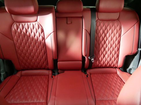 Used 2023 Genesis GV70 3.5T Sport w/ Sport Prestige Package image 13