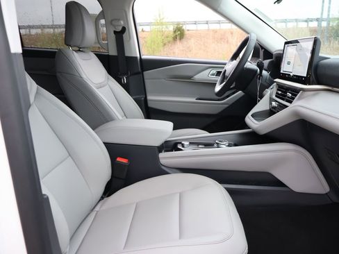New 2026 Ford Explorer Active w/ Active Comfort Package AWD/4WD image 10