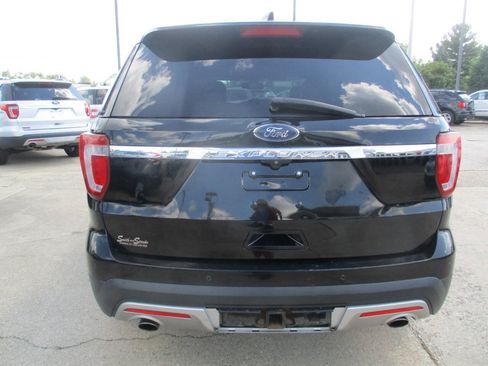 Used 2017 Ford Explorer Limited w/ Equipment Group 301A AWD/4WD image 5